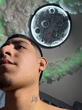 Snapshot of cristyan_arias chatting on September 2025 02:43:01 PM cristyan arias online show from September 2025 02:43:01 PM