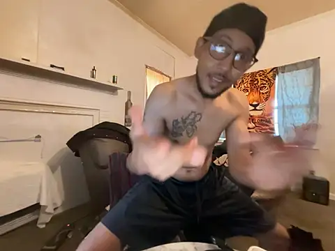 Snapshot of ThrowedWorldWide chatting on February 2026 02:39:02 PM ThrowedWorldWide online show from February 2026 02:39:02 PM