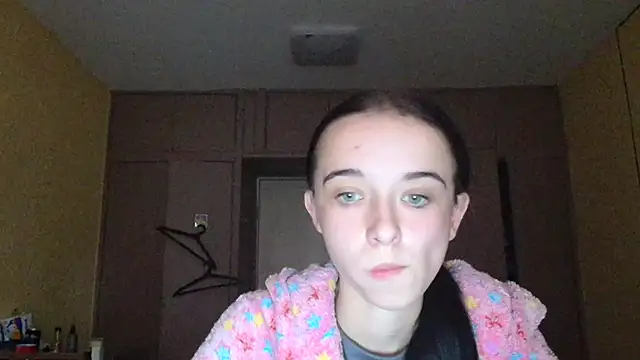 Emilia Light online show from October 2025 06:24:01 AM