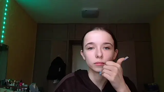 Emilia Light online show from April 2026 10:09:01 AM