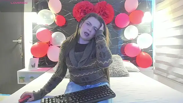 ZOE LE online show from February 2026 11:44:02 AM