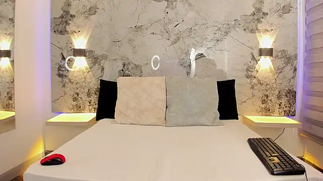 ZOE LE online show from April 2026 09:04:01 AM