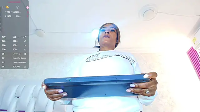 Layla lell online show from February 2026 01:08:02 PM