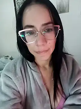 YaraDuartee online show from November 2025 09:40:01 PM