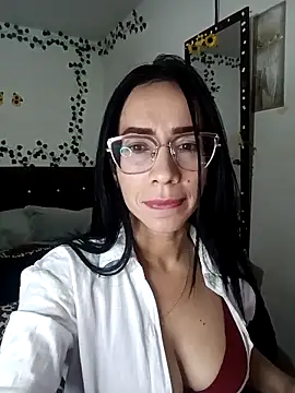 Snapshot of YaraDuartee chatting on February 2026 01:00:02 AM YaraDuartee online show from February 2026 01:00:02 AM