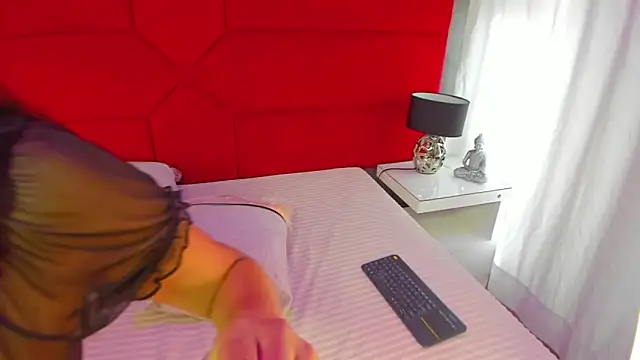 ashlye collins online show from November 2025 01:42:02 PM