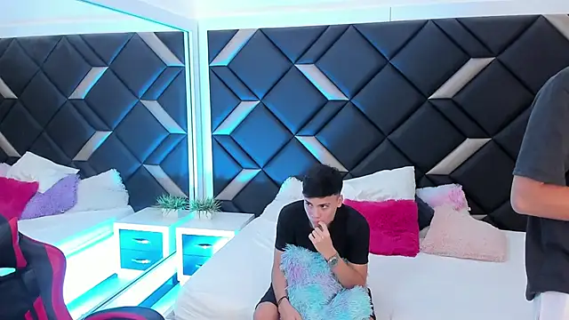 Snapshot of Spaceboys18 chatting on November 2025 12:10:02 AM Spaceboys18 online show from November 2025 12:10:02 AM