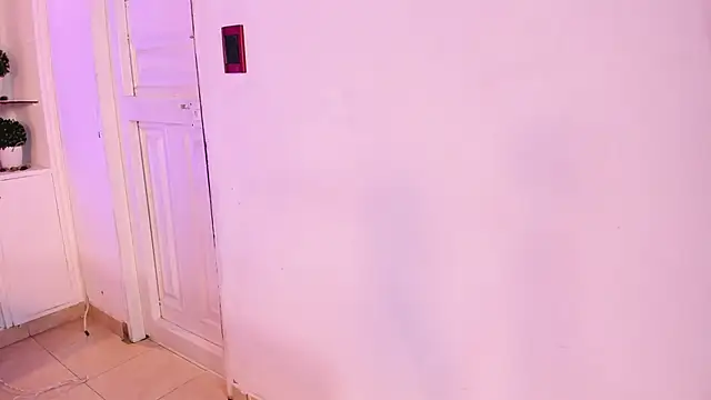 Caroline Millerr online show from February 2026 07:39:02 PM