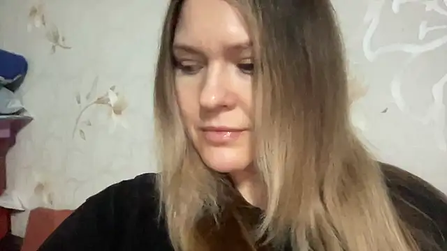 Snapshot of Milysoren chatting on February 2026 08:02:01 PM Milysoren online show from February 2026 08:02:01 PM