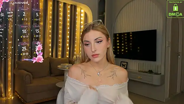 Snapshot of AmyVilvet_ chatting on July 2026 09:03:01 PM AmyVilvet online show from July 2026 09:03:01 PM