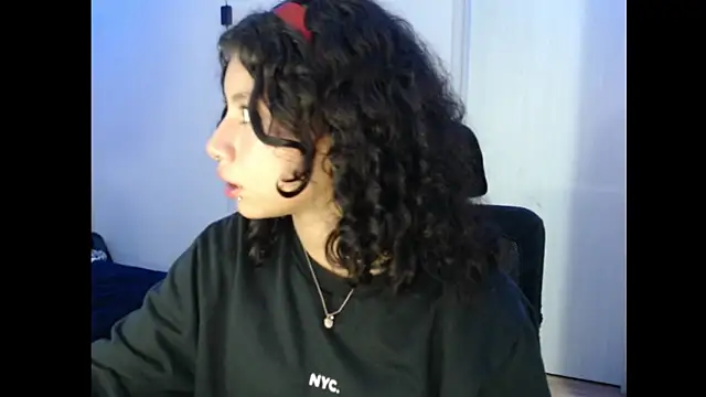 Ivonnybonn online show from November 2025 05:19:01 AM