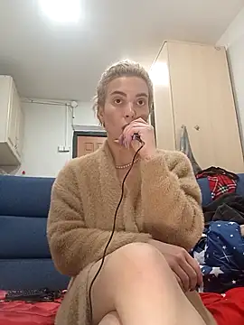 Conny Shellie online show from November 2025 04:18:02 PM