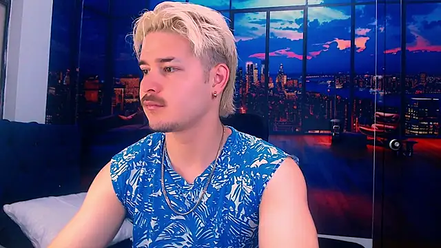 AlexPiersss online show from October 2025 07:05:02 PM