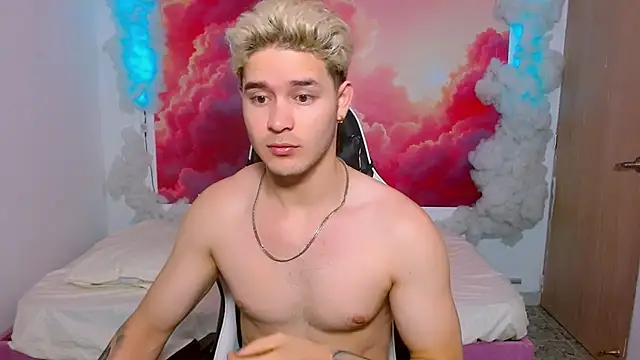 AlexPiersss online show from November 2025 07:03:01 PM