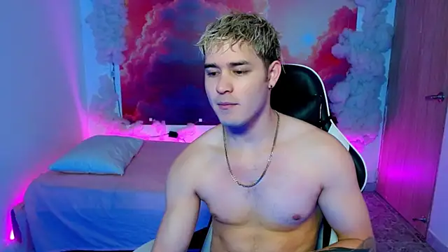 AlexPiersss online show from December 2025 07:08:02 PM