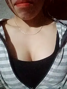 Snapshot of nhinhi-sexy chatting on October 2025 06:05:02 PM nhinhi-sexy online show from October 2025 06:05:02 PM