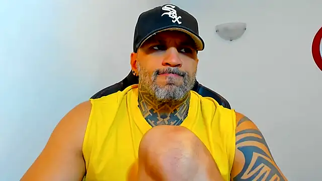 Snapshot of JoshRigby chatting on June 2026 12:32:02 AM JoshRigby online show from June 2026 12:32:02 AM