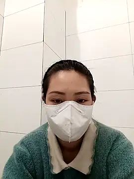 bree-zz online show from December 2025 12:19:01 AM