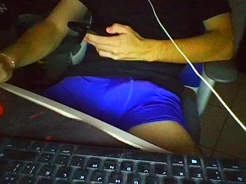 AlbertoRuiz086 online show from October 2025 06:57:01 AM