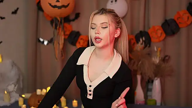 AshleyNikoo online show from October 2025 03:35:01 PM