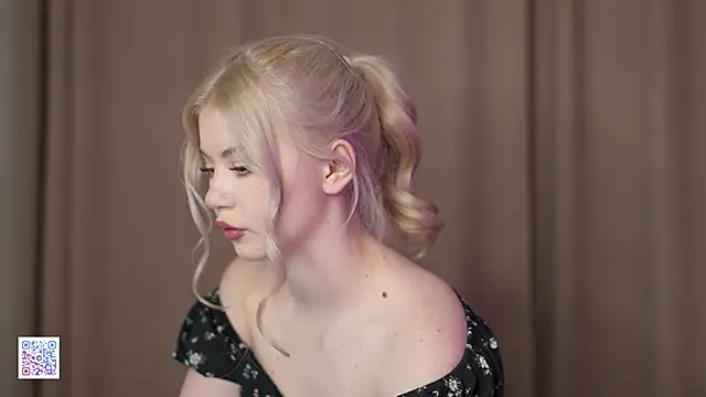 AshleyNikoo online show from November 2025 03:44:01 PM