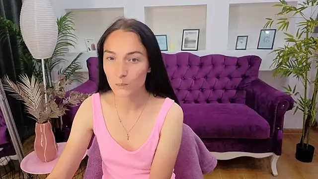 Emilly  Grey online show from May 2026 06:04:01 PM