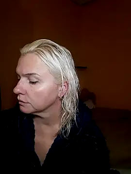 Becky Sweety online show from October 2025 10:12:02 PM