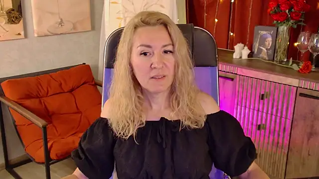DonnaSmitth online show from June 2026 07:04:02 PM