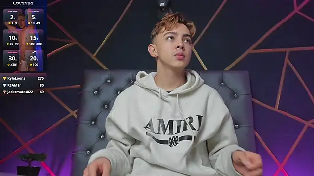 Lian Miller1  online show from November 2025 12:26:01 PM