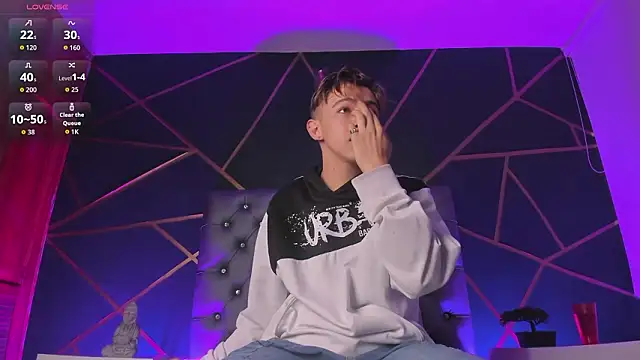 Lian Miller1  online show from February 2026 12:23:02 PM