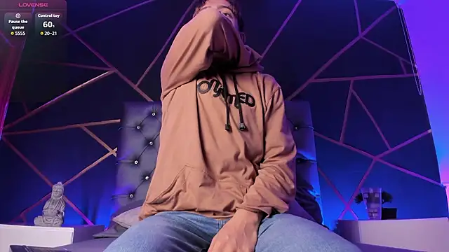 Lian Miller1  online show from February 2026 12:23:01 PM