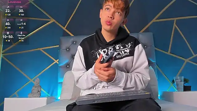 Lian Miller1  online show from February 2026 12:14:01 PM