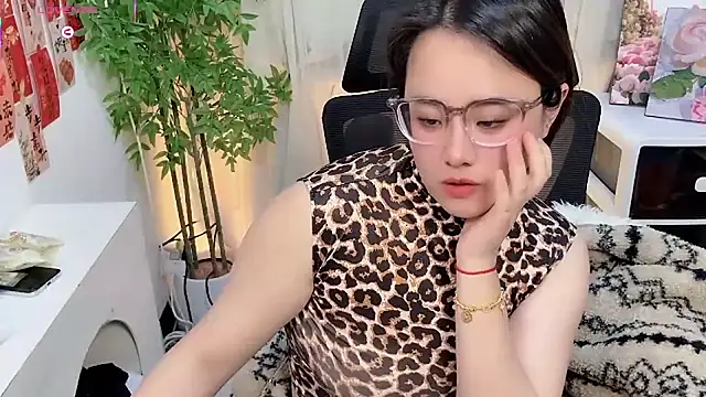 NEWONETO online show from February 2026 11:03:02 PM