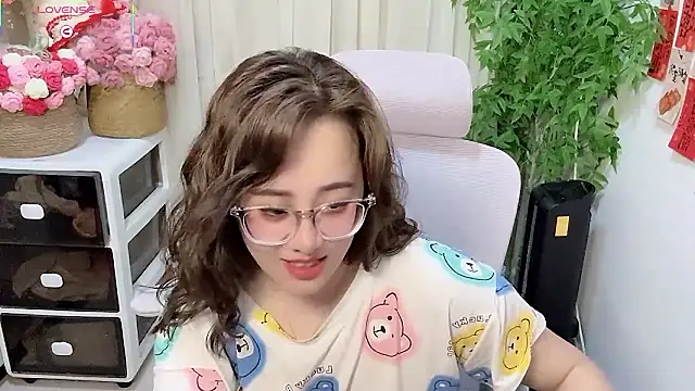 NEWONETO online show from May 2026 01:02:04 AM