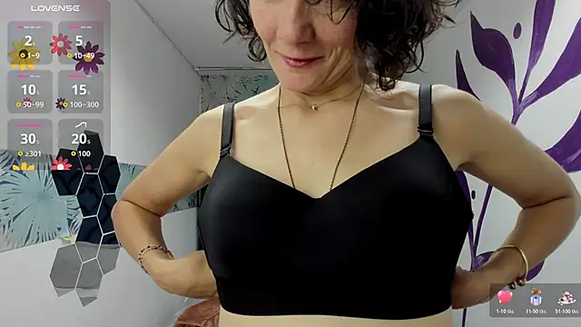 Valery More   online show from December 2025 12:21:02 PM