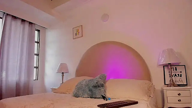 charlotte  queen online show from November 2025 01:22:02 PM