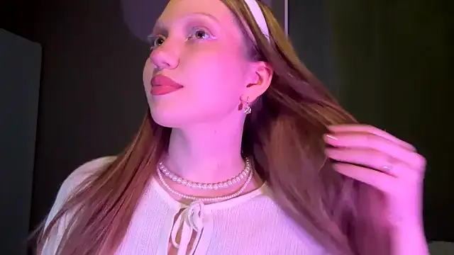 EmiIyKitty online show from October 2025 07:15:02 PM