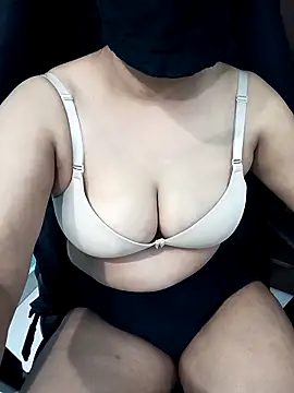 nakedqueen4u online show from October 2025 06:40:02 PM