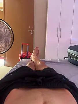 Snapshot of MCLZK chatting on November 2025 07:07:02 PM MCLZK online show from November 2025 07:07:02 PM