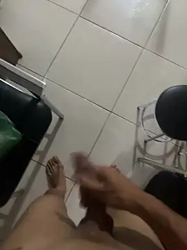 Snapshot of MCLZK chatting on January 2026 08:01:02 PM MCLZK online show from January 2026 08:01:02 PM