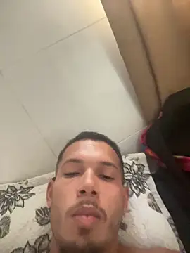 Snapshot of MCLZK chatting on February 2026 06:46:01 PM MCLZK online show from February 2026 06:46:01 PM