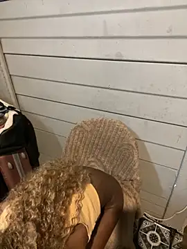 gingergirl67  online show from October 2025 09:35:02 PM