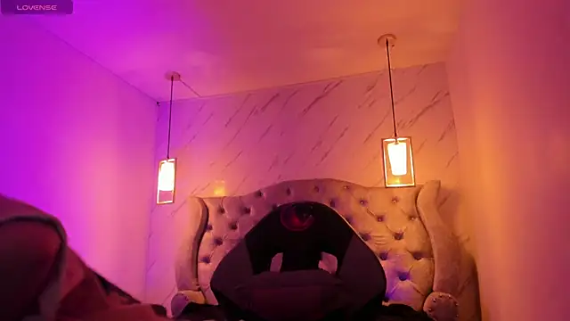 Iris  77 online show from December 2025 05:51:02 PM