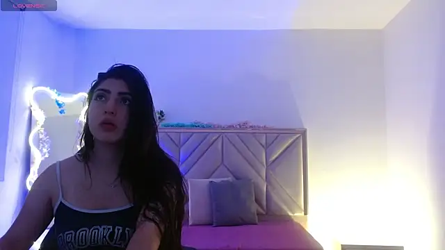 Ixchel tay online show from November 2025 04:01:01 AM