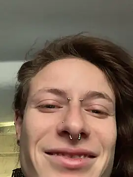 GoldenPussy1329 online show from December 2025 01:08:01 PM