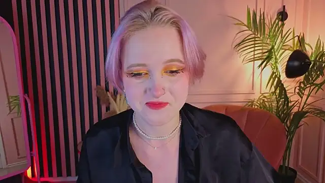 luna son online show from November 2025 06:12:02 AM