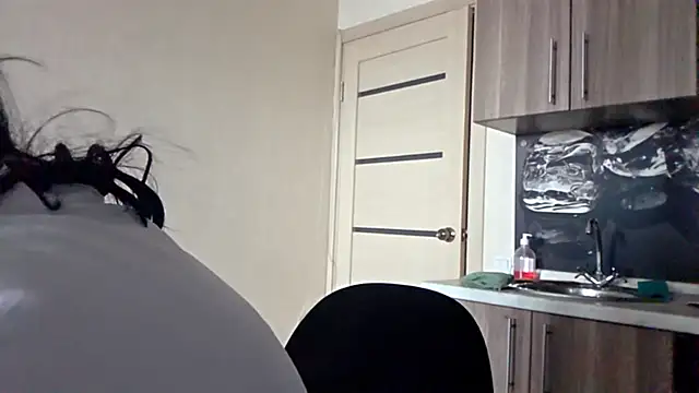 Beeping Creature online show from April 2026 07:03:02 AM