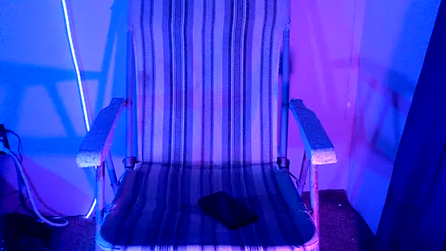 highinhtxx online show from November 2025 09:48:02 AM