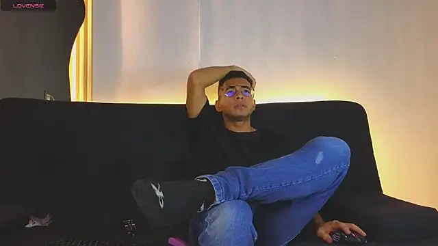 Jaybrown  1 online show from November 2025 03:17:01 AM