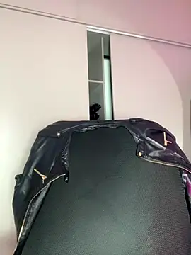 Snapshot of EmilyZuits chatting on November 2025 08:51:01 PM EmilyZuits online show from November 2025 08:51:01 PM